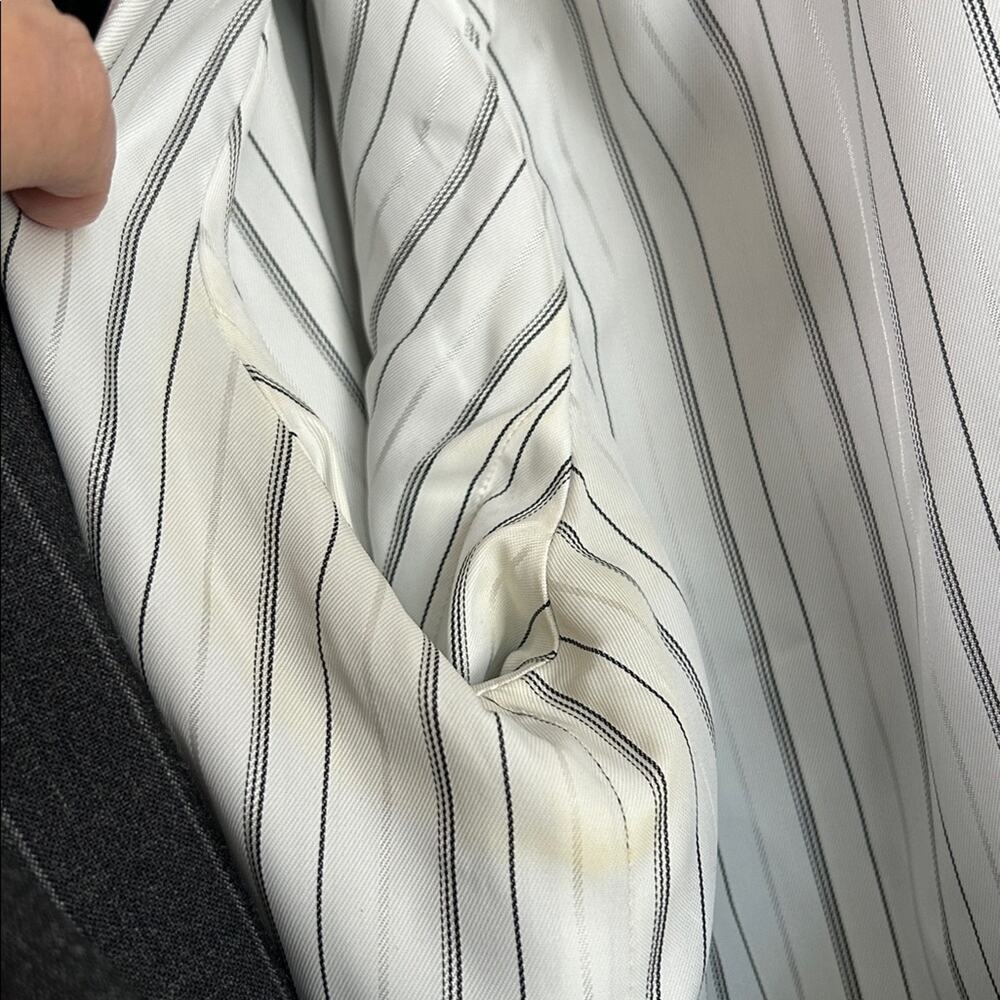 McGuire women’s Sz Large 53% wool Blazer Charcoal Pinstripe fully lined - Picture 10 of 10